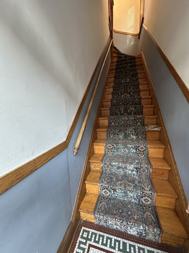 Building Photo - 3759 N Damen Ave