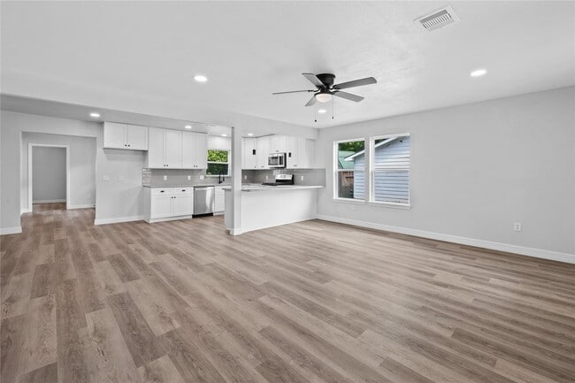 Building Photo - 524 Dunnam Ave