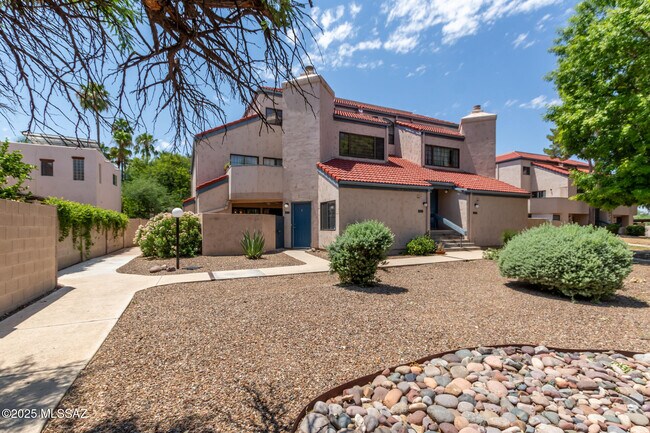 Building Photo - 4279 N River Grove Cir