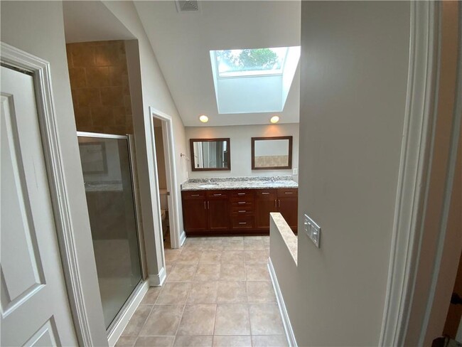 Building Photo - 5997 Brookside Oak Cir