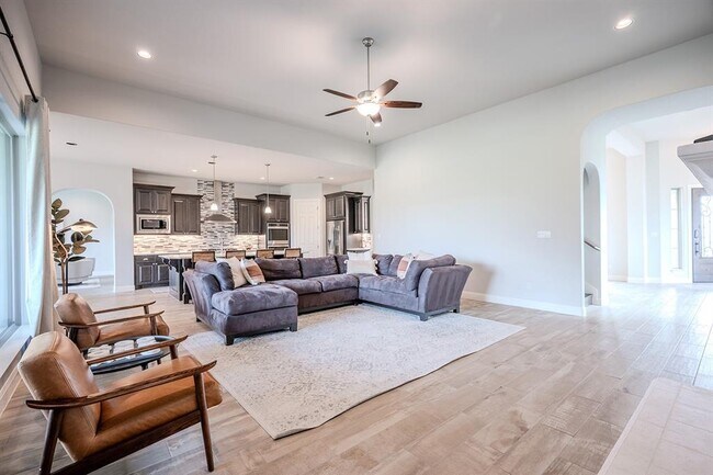 Building Photo - 227 Dally Ct