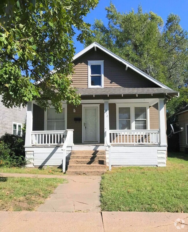 Building Photo - 2 Bedroom 1 Bath Home