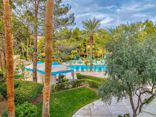 Building Photo - "Chic Las Vegas Condo Oasis: 1-Bedroom Gem with Granite Touch - 530 Sq Ft of Style!"