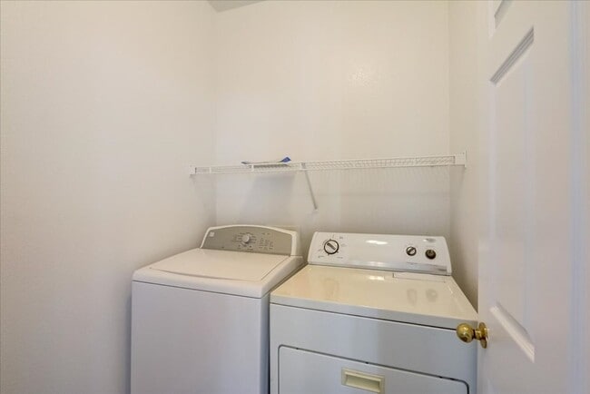 Building Photo - 10948 Positano St