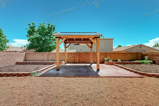 Building Photo - 1038 Desert Sunflower Dr NE