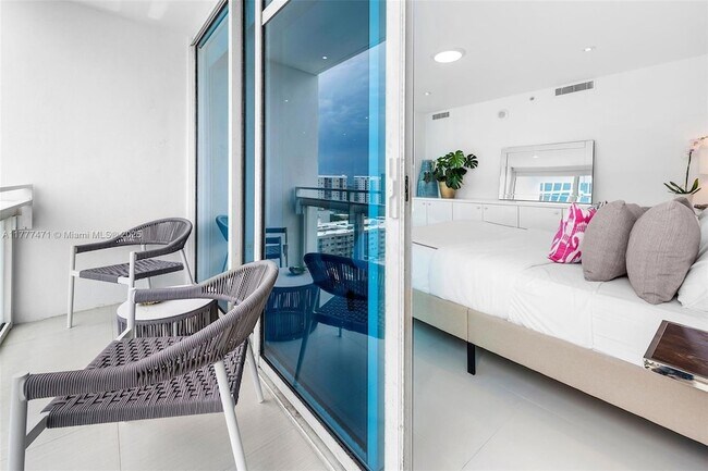 Building Photo - 6801 Collins Ave