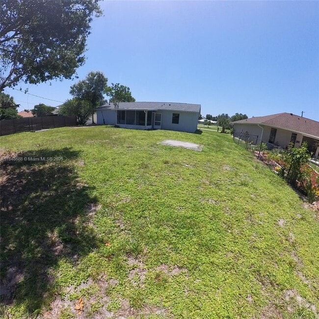 Building Photo - 21548 Seyburn Terrace