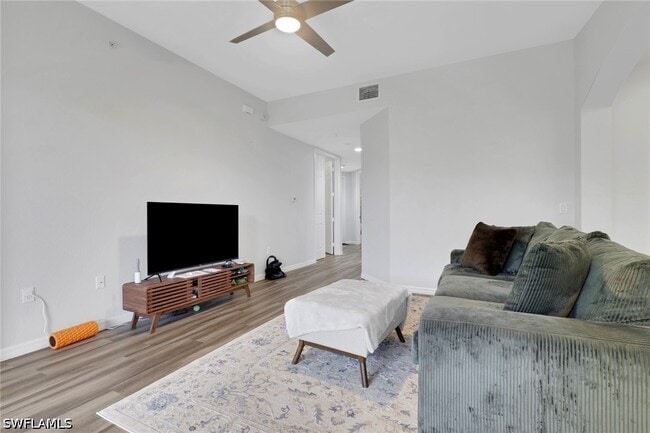 Building Photo - 1335 Mariposa Cir