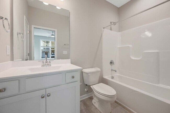 Building Photo - 3/3 Townhome beside Centennial Campus & Cl...