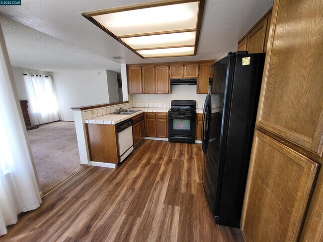 Building Photo - 375 Turquoise Dr