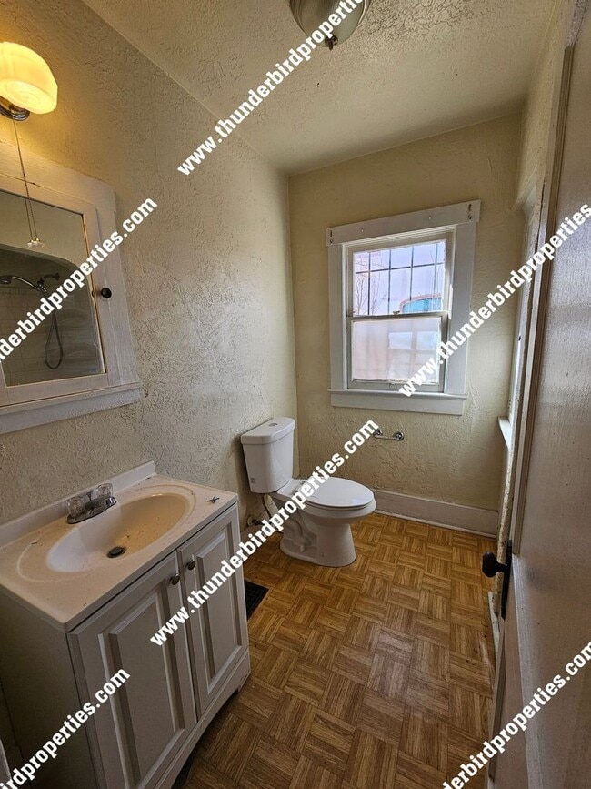 Building Photo - 2110 Coal Pl SE