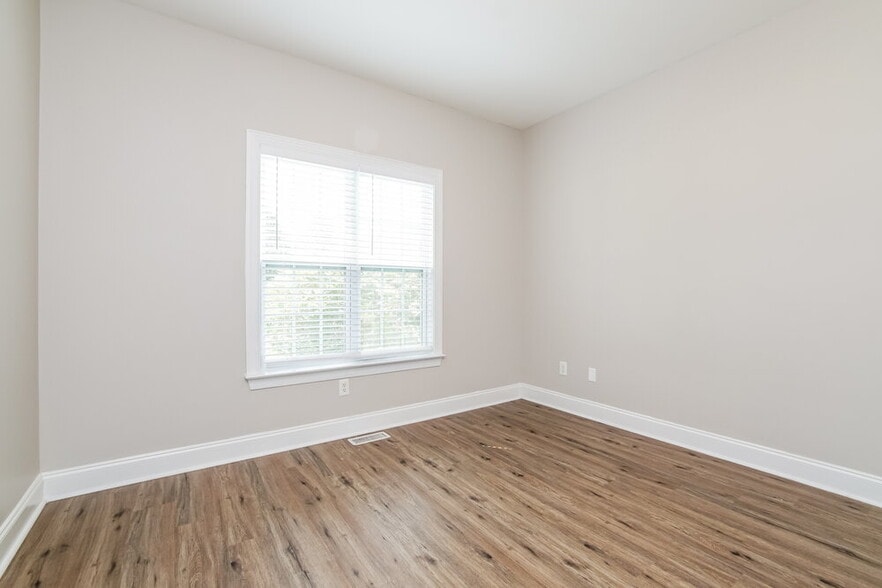 Building Photo - 253 Keller Dr