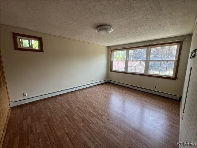 Building Photo - 820 Cayuga Creek Rd