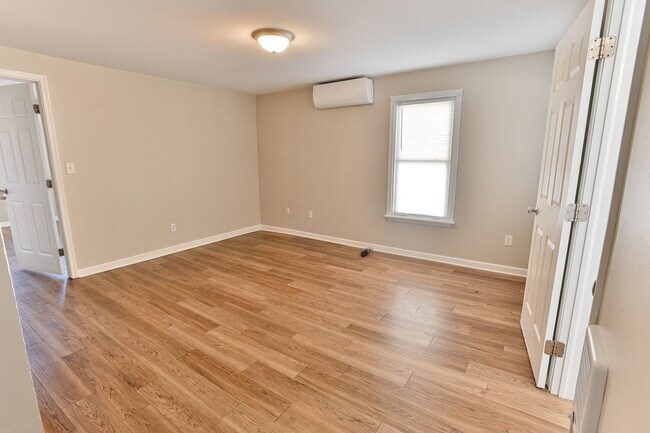 Building Photo - 142 S 29th St