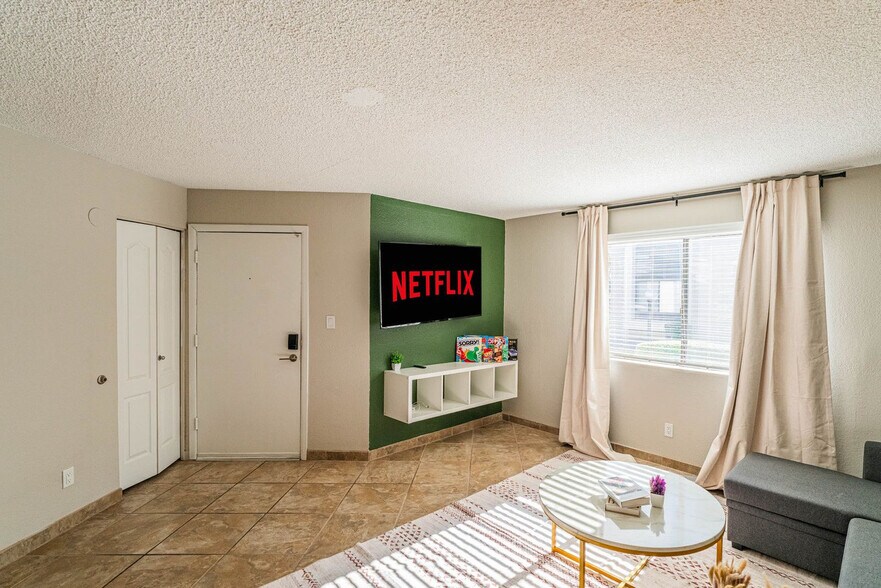 Building Photo - 8550 E McDowell Rd