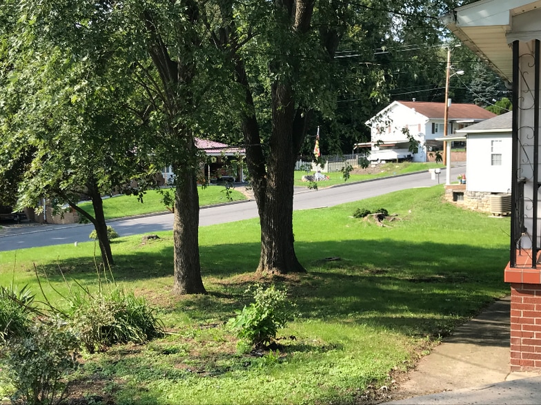 Building Photo - 331 Dorn Ave