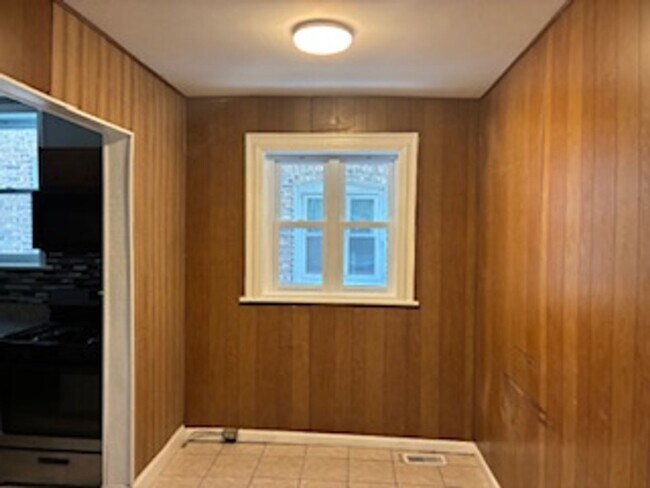 Building Photo - 10625 S Calumet Ave