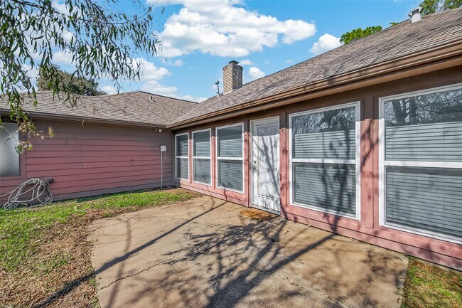 Building Photo - 14703 Stanbridge Dr