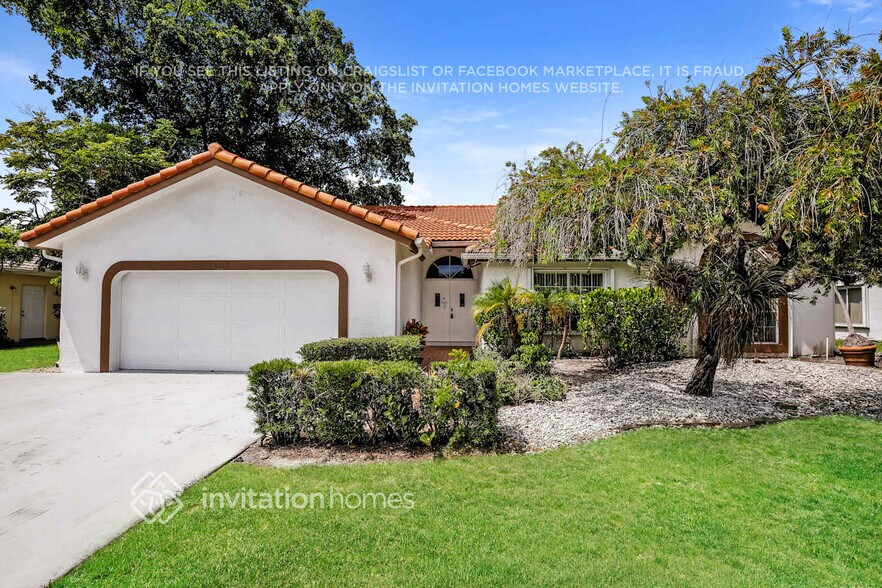 Primary Photo - 8017 NW 83rd St