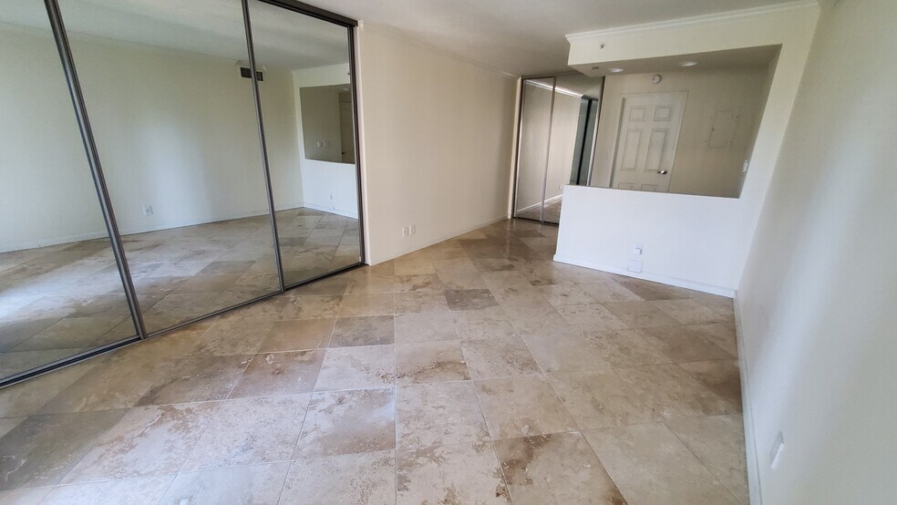 Building Photo - 500 N St