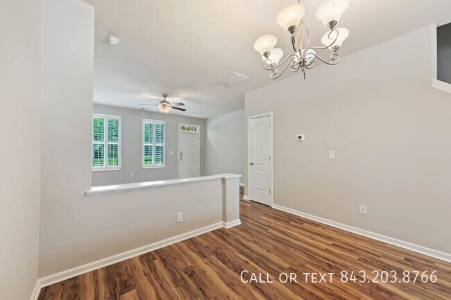 Building Photo - 828 Rue Dr