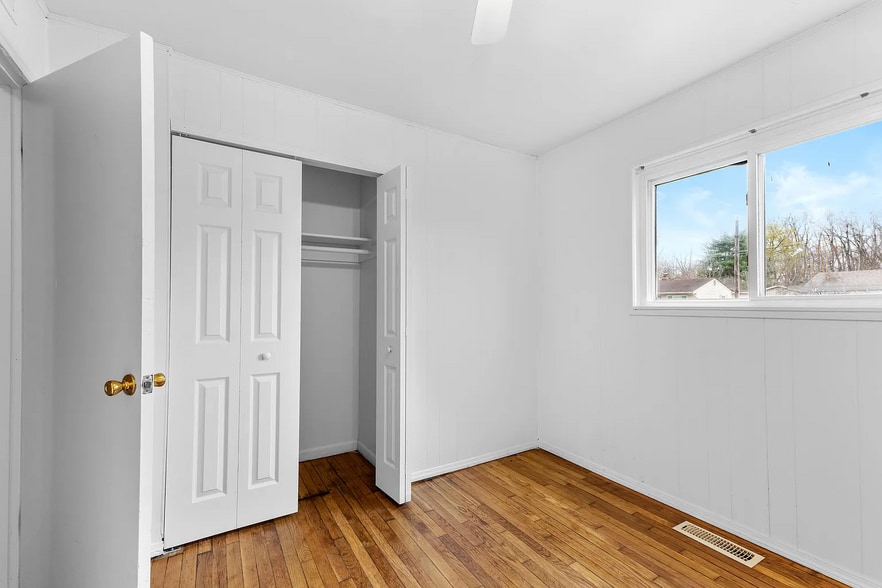 Building Photo - 1532 Harvest Ln