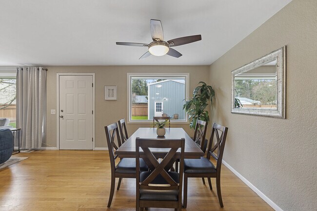 Building Photo - 1627 E Broadway