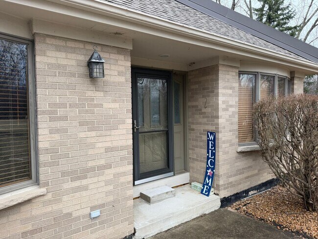 Building Photo - 229 Shea Dr