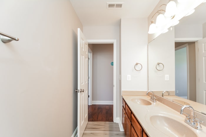 Building Photo - 8879 Elizabeth Dr