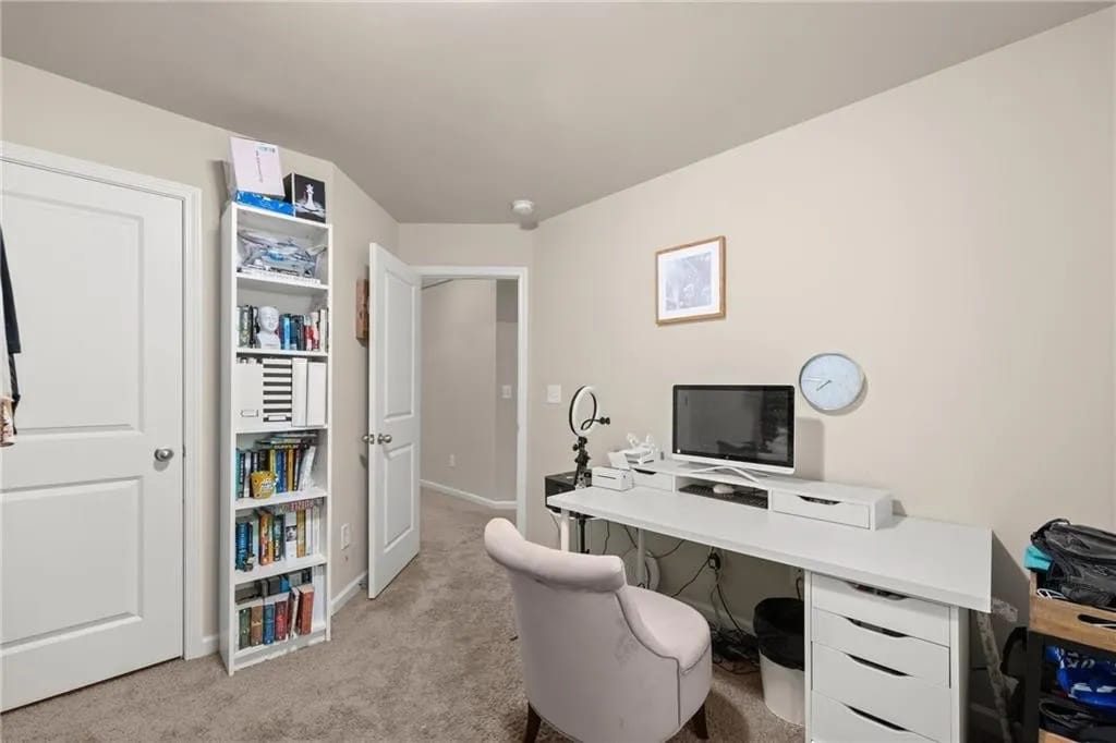 Building Photo - Room in Townhome on Chatham Ridge Dr
