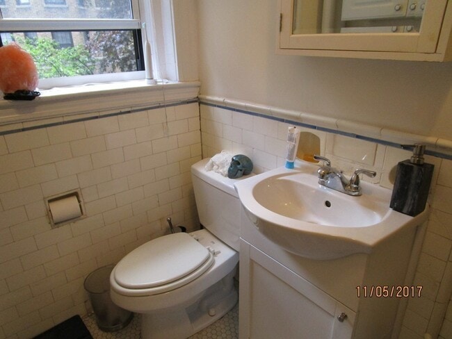 Building Photo - 116 Riverway