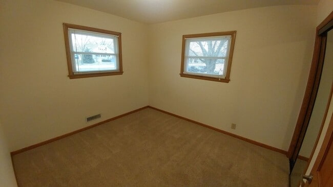 Building Photo - Charming 3-Bed Home with Private Yard – Gr...