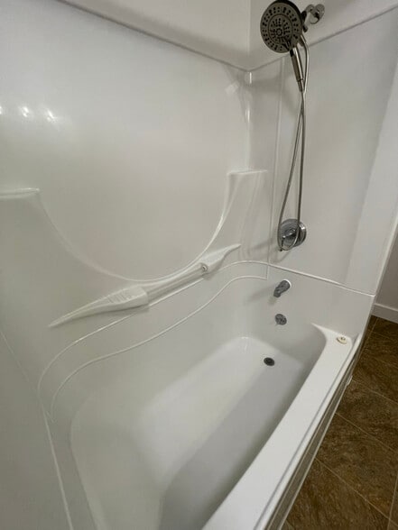 Building Photo - 18 Salmon Falls Rd