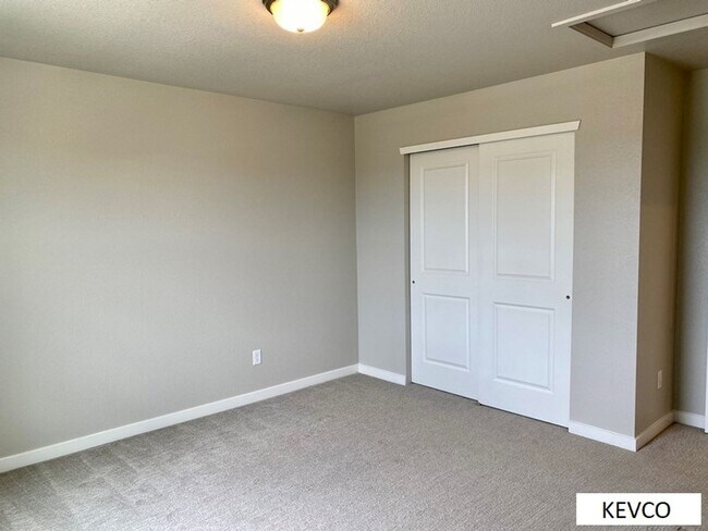 Building Photo - Spectacular New Construction!