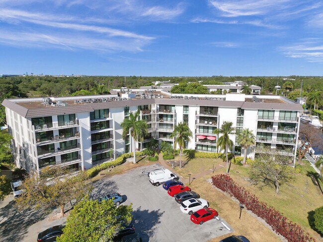 Building Photo - 1101 River Reach Dr