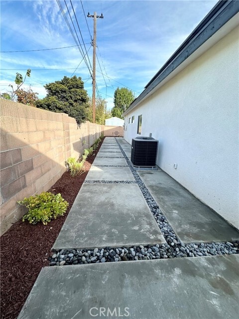 Building Photo - 12645 Jerome Ln