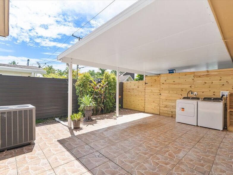 Backyard Space - 6470 SW 38th St