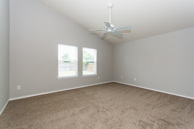 Building Photo - 1413 Gordon Dr