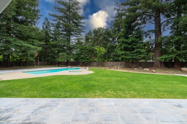 Building Photo - 9 Odell Pl