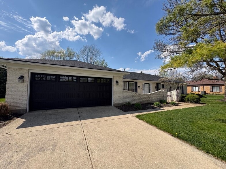 Building Photo - 2087 Granada Dr