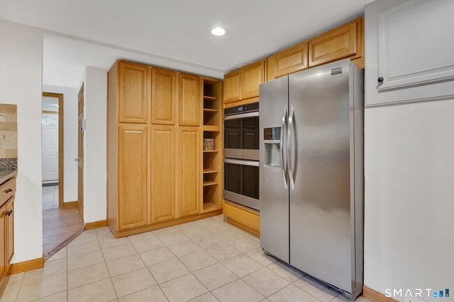 Building Photo - 228 N Granby Rd