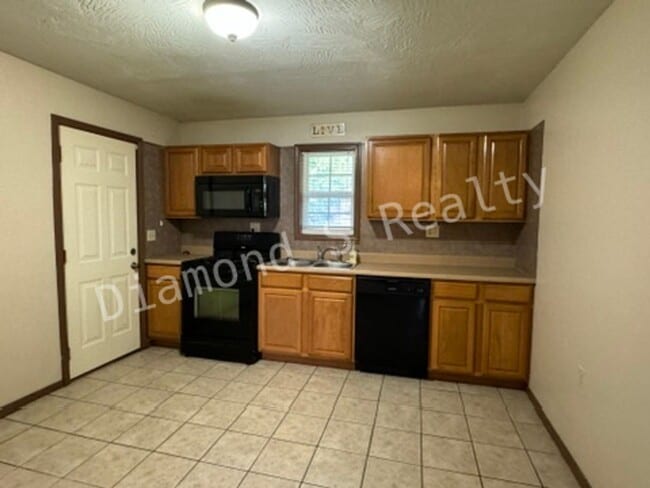 Building Photo - 1204 Flora St