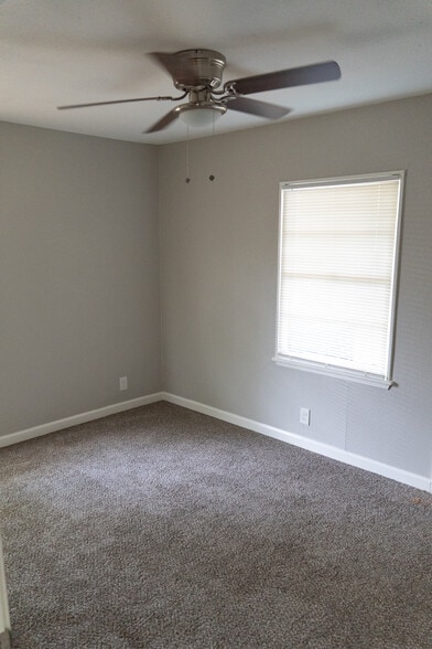 Building Photo - 1104 Southampton St