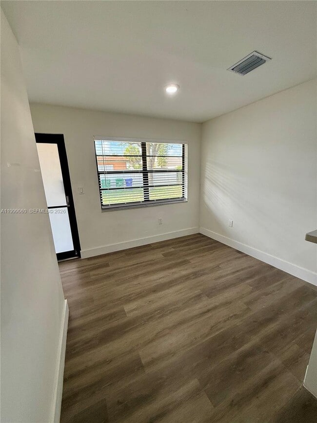 Building Photo - 1731 Alcazar Dr