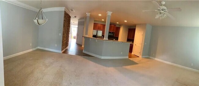 Building Photo - 2408 Strand Ave