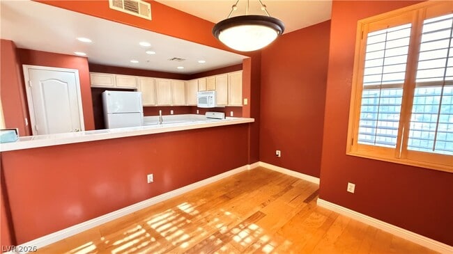 Building Photo - 2325 Windmill Pkwy
