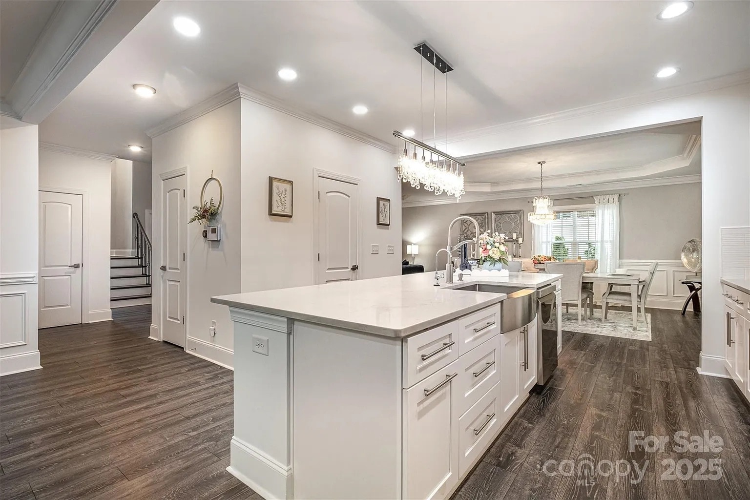 Building Photo - Room in House on Knollwood Cir