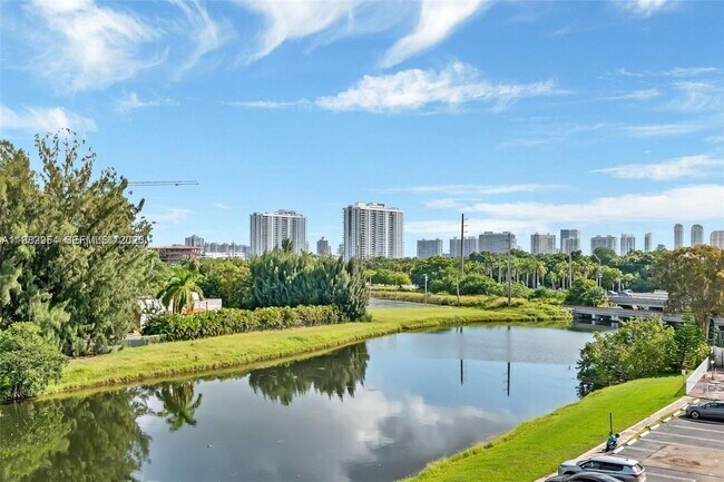 Building Photo - 16465 NE 22nd Ave