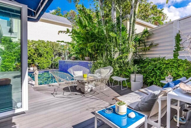 Building Photo - 629 Elizabeth St