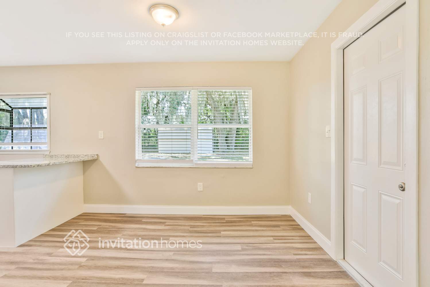 Building Photo - 316 E Rose Ln